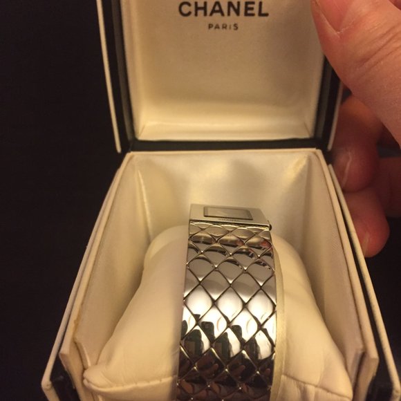 CHANEL Authentic USED WOMEN Silver H0009 Watch - Picture 9 of 14